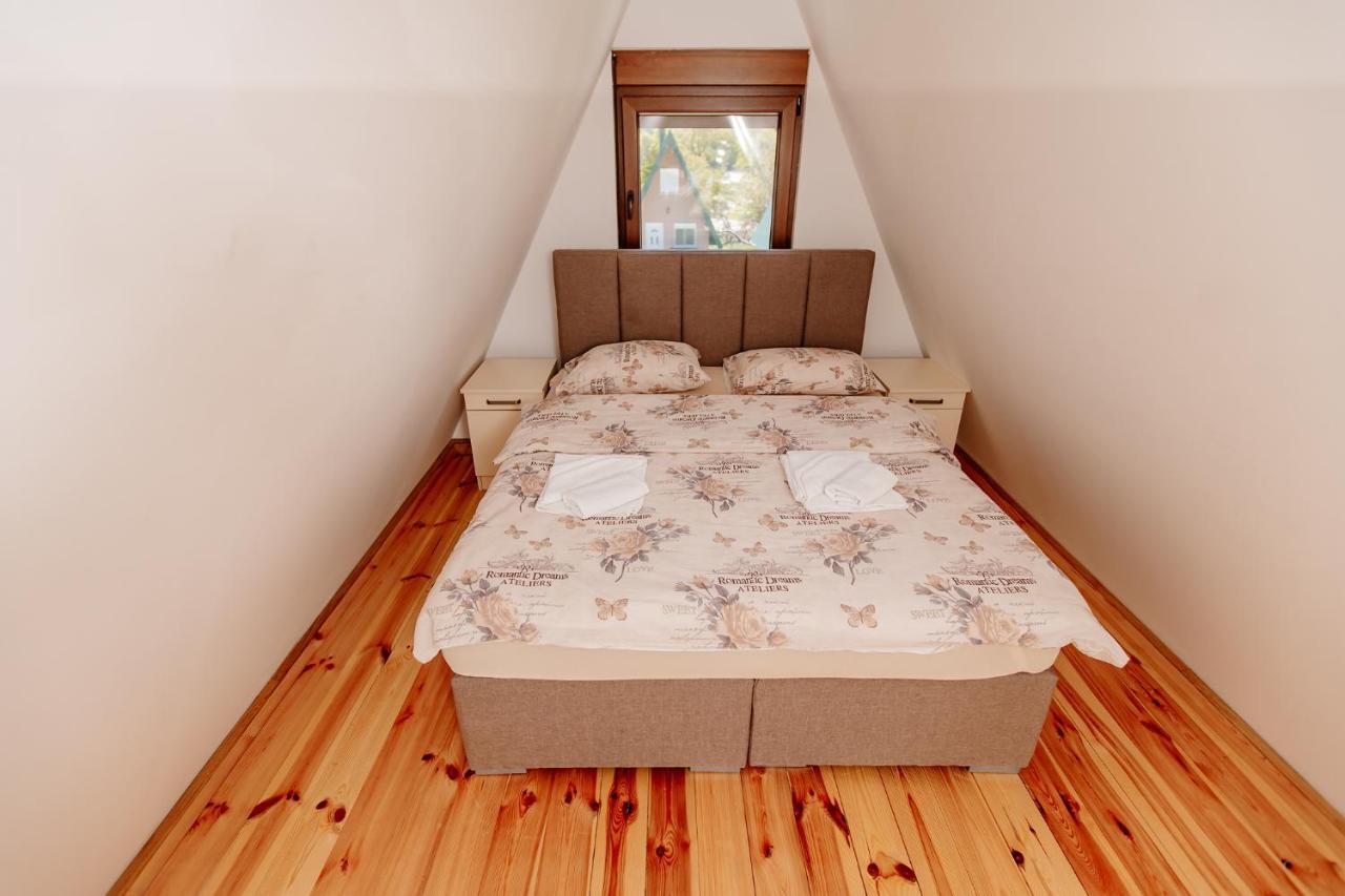 Bungalow Holiday Плужине Экстерьер фото
