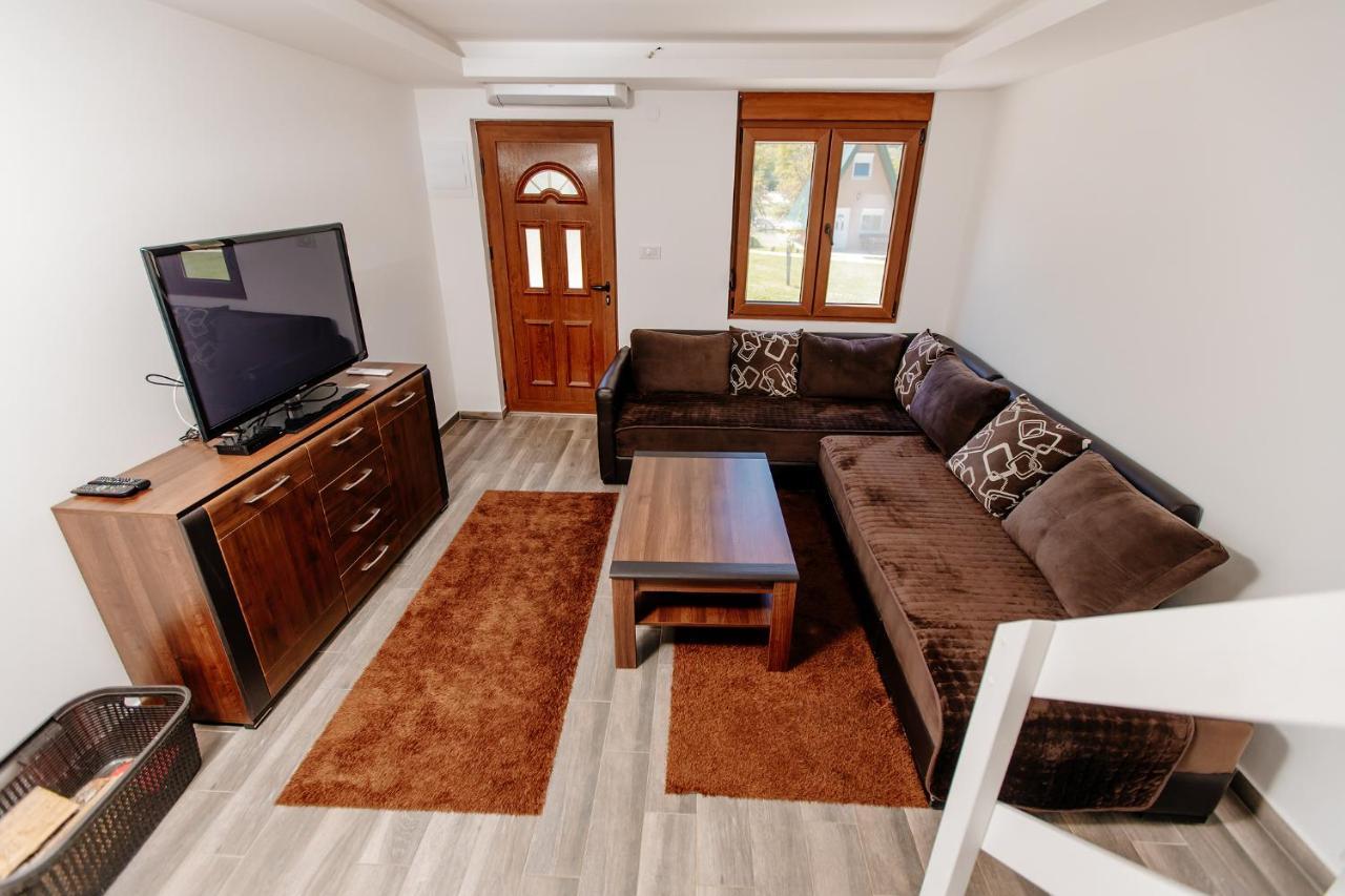 Bungalow Holiday Плужине Экстерьер фото