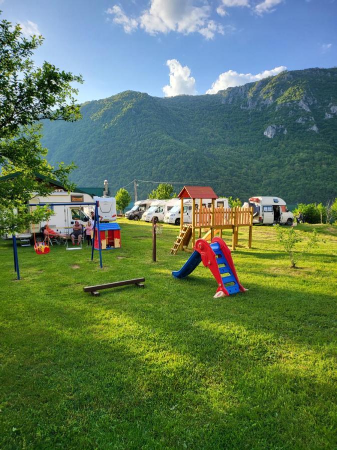Bungalow Holiday Плужине Экстерьер фото