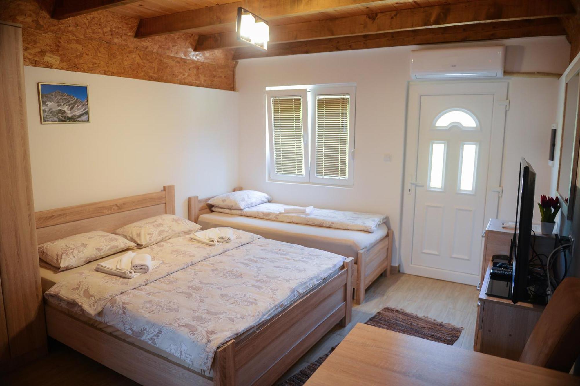 Bungalow Holiday Плужине Номер фото